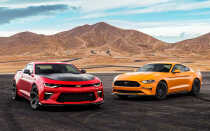 Сравнение Chevrolet Camaro и Ford Mustang — лучший маслкар