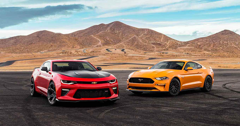 Chevrolet Camaro и Ford Mustang