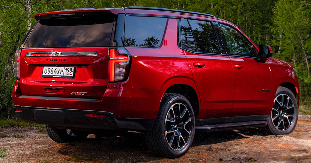 Chevrolet Tahoe сзади