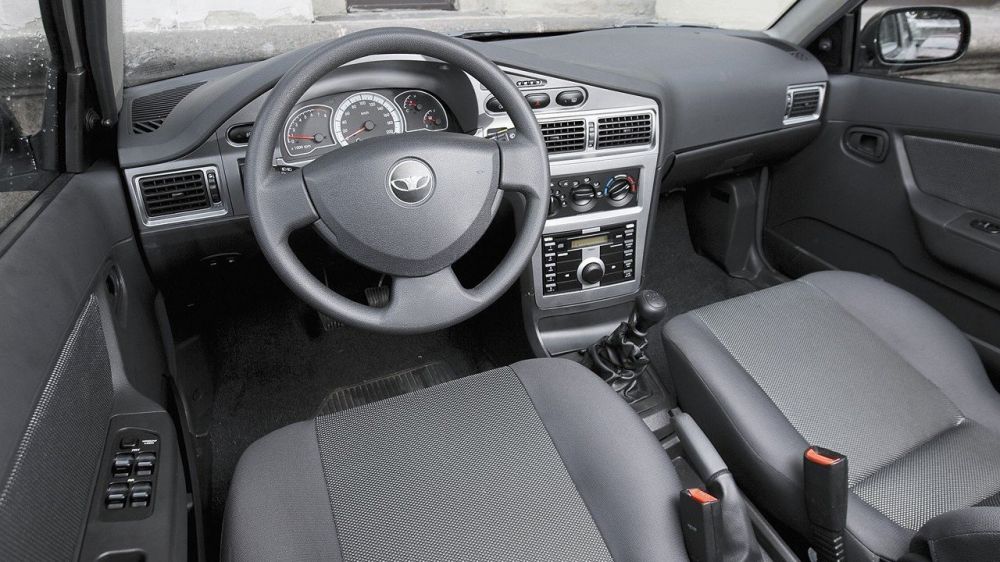 Салон автомобиля Daewoo Nexia Салон Daewoo Nexia