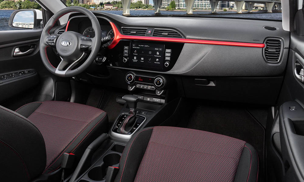 Kia Rio X внутри