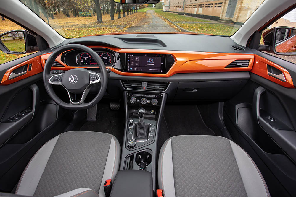 Кроссовер Volkswagen Taos внутри