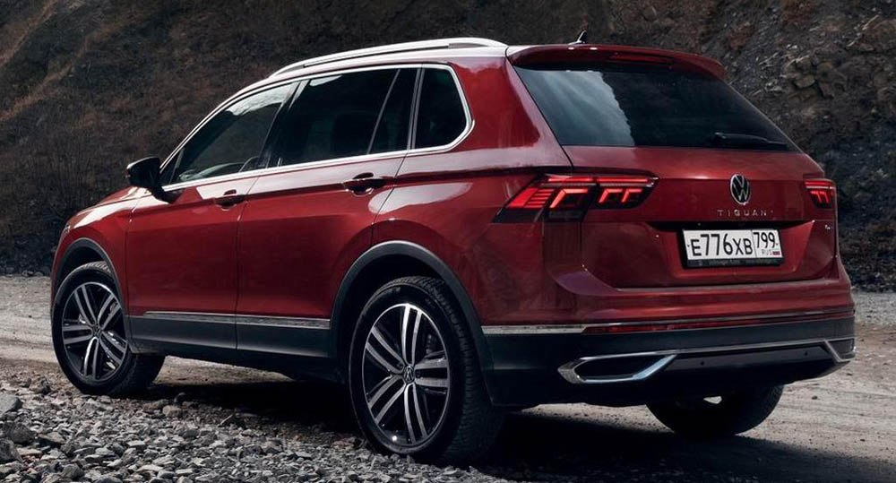Кроссовер Volkswagen Tiguan сзади