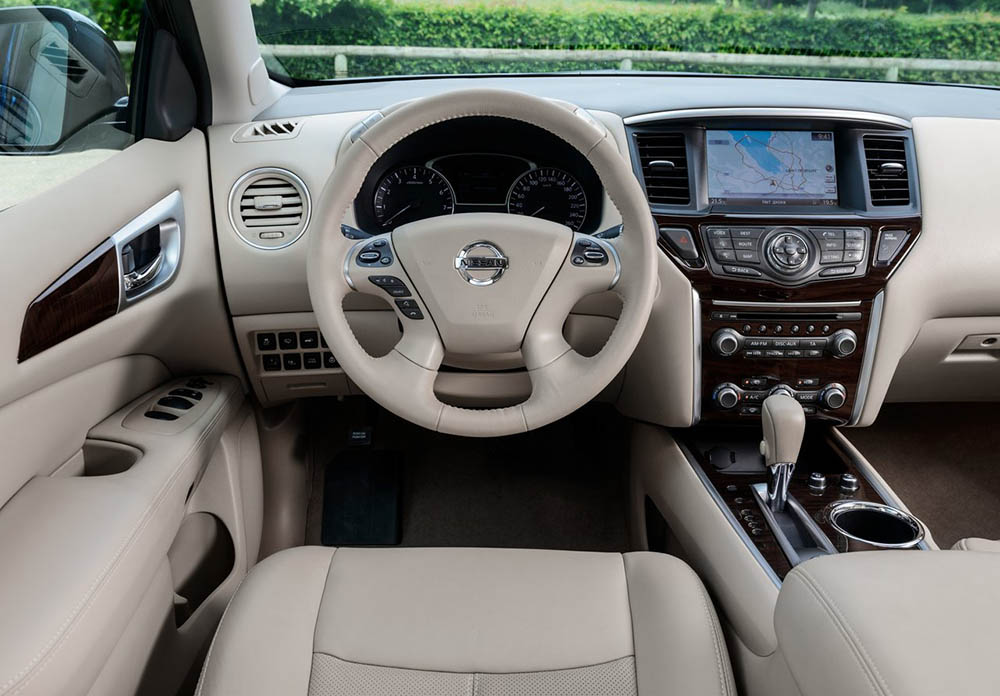 Nissan Pathfinder внутри