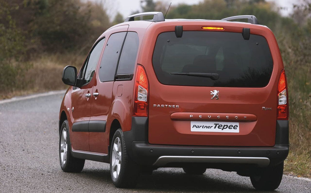 Peugeot Partner II сзади