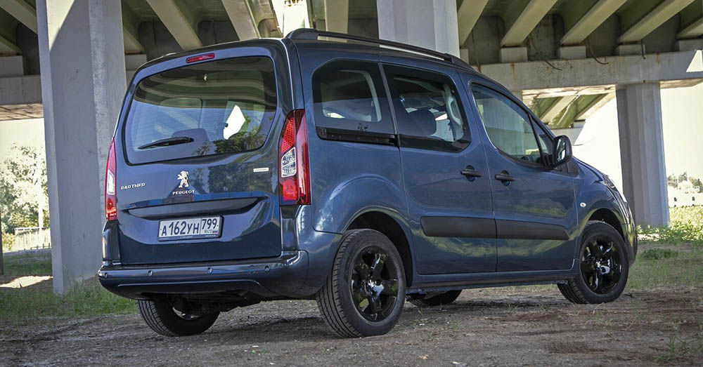 Peugeot Partner сзади