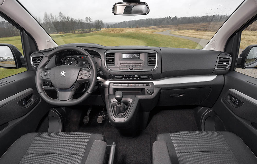 Peugeot Traveller внутри