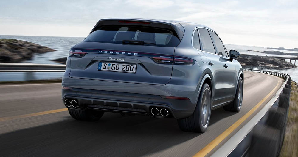 Porsche Cayenne сзади