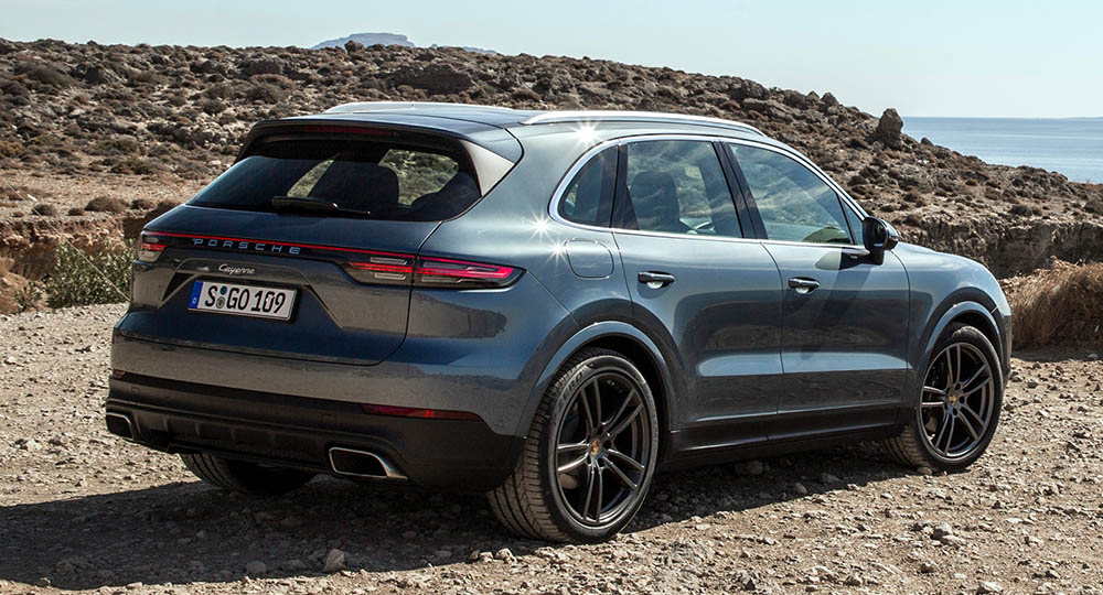 Porsche Cayenne сзади