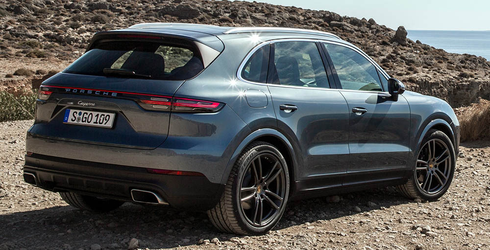 Porsche Cayenne сзади