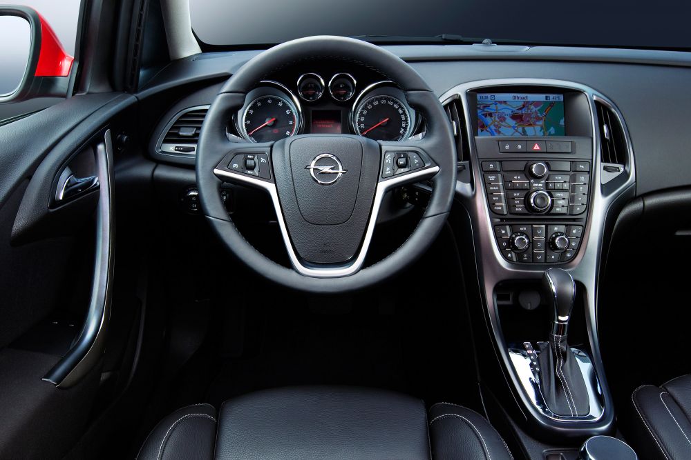 Салон Opel Astra