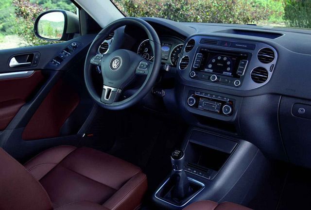 В салоне автомобиля Volkswagen Tiguan