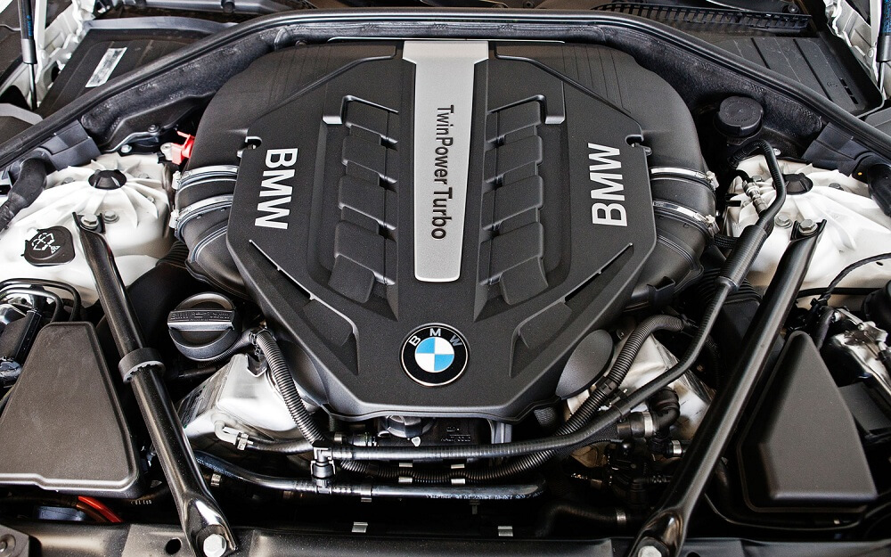 BMW 750Li двигатель