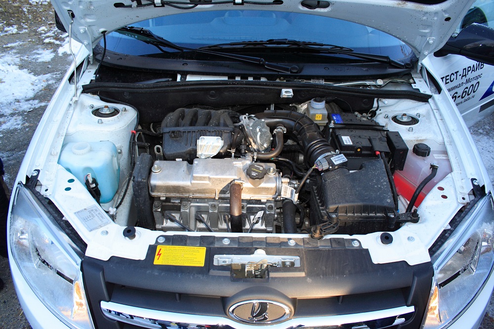 Lada Granta под капотом