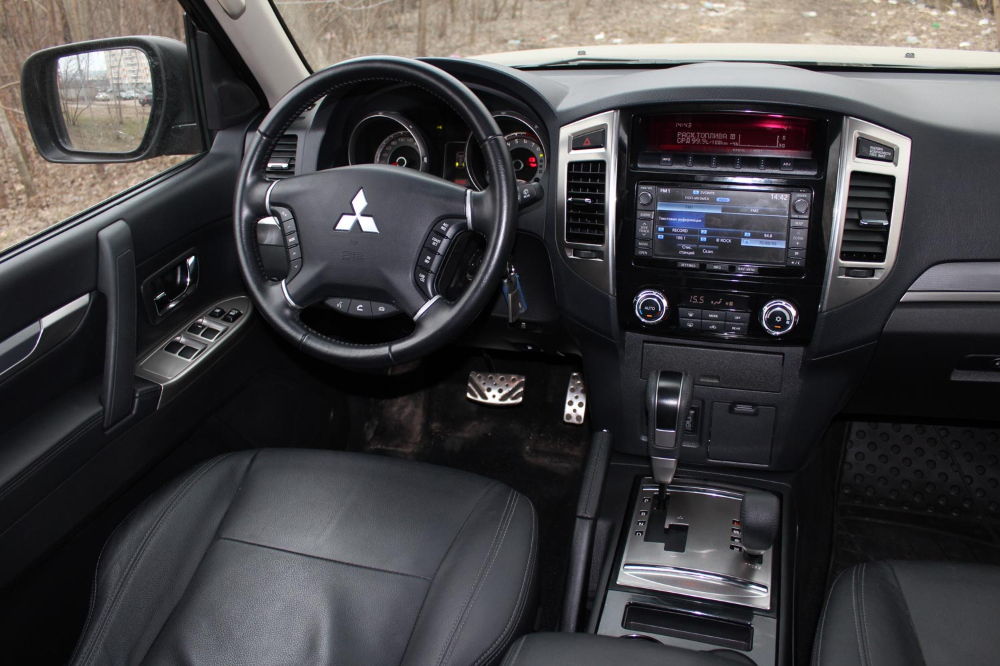 Салон Mitsubishi Pajero Mitsubishi Pajero