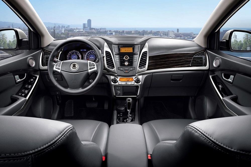 Салон автомобиля SsangYong Actyon
