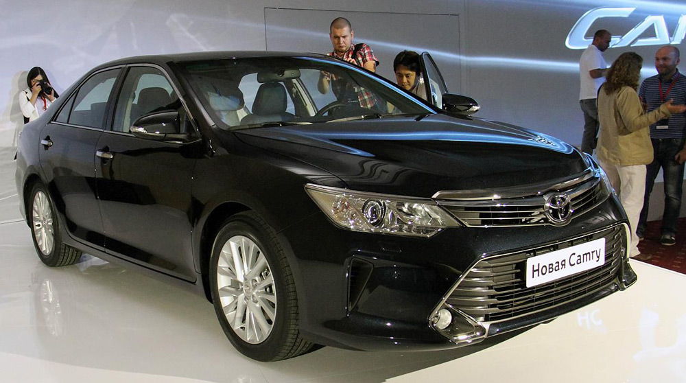 Автомобиль Toyota Camry