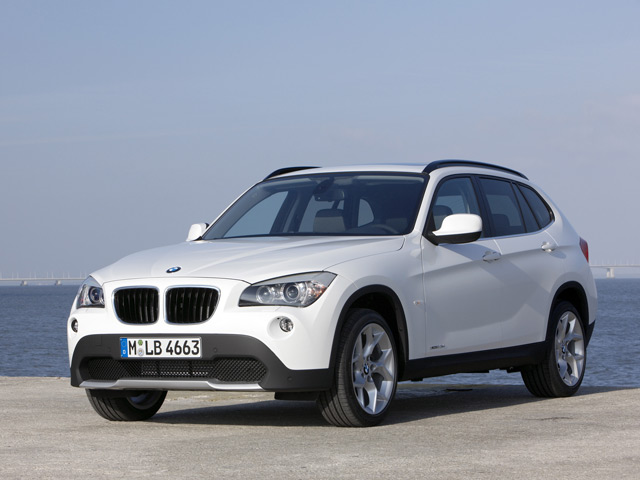 Автомобиль БМВ X1