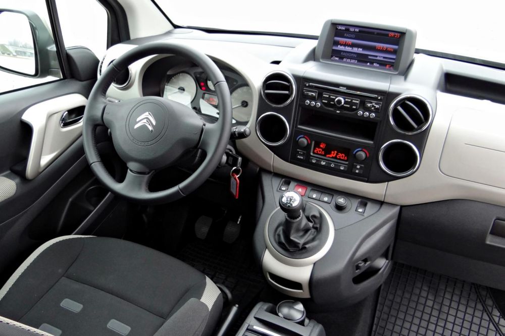 Салон автомобиля Citroën Berlingo Салон Citroën Berlingo