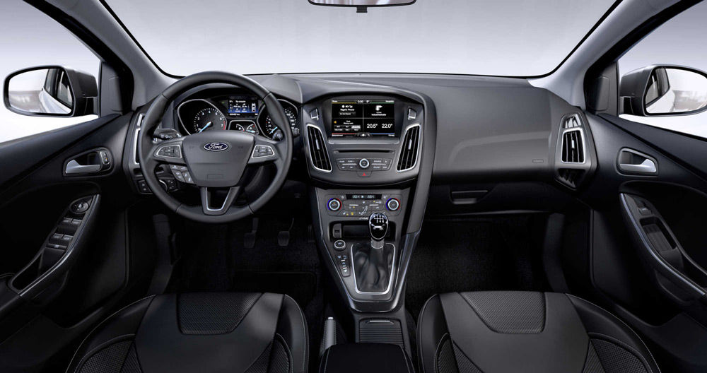 В салоне автомобиля Ford Focus