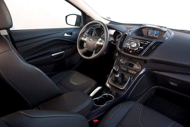 Салон автомобиля Ford Kuga Ford Kuga отличается просторным и комфортабельным салоном