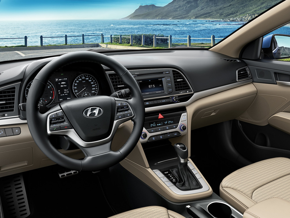 Hyundai Elantra салон