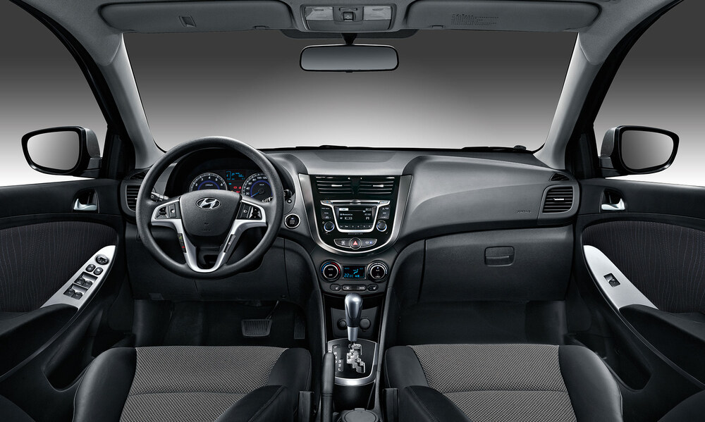 Hyundai Solaris салон авто