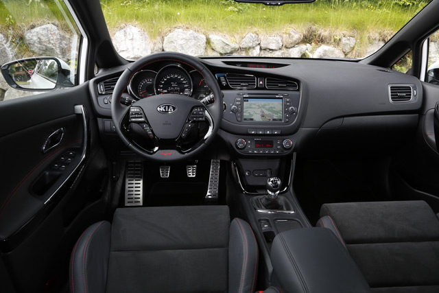 Салон автомобиля KIA Ceed