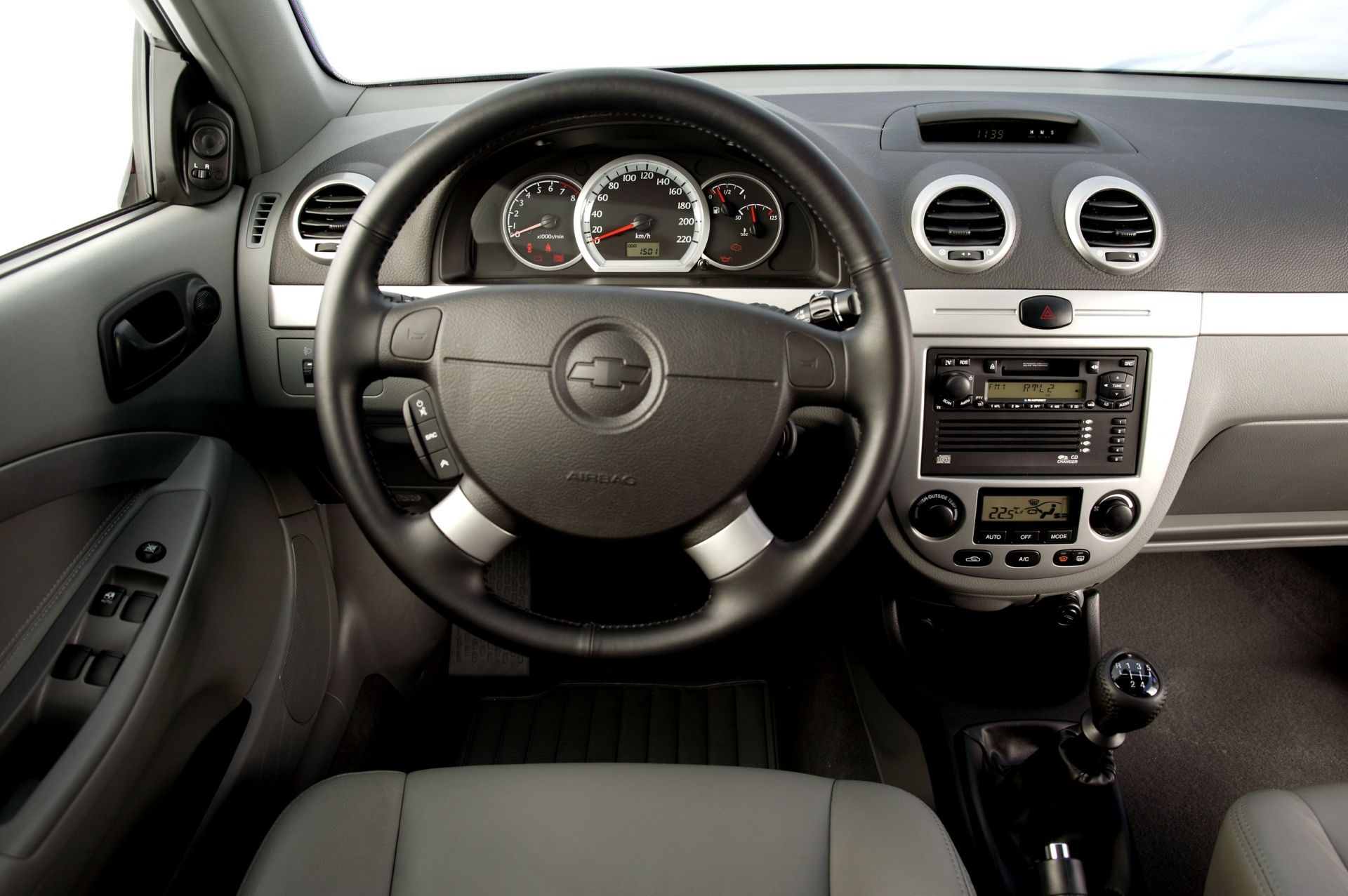 Салон в автомобиле Lacetti Салон Lacetti