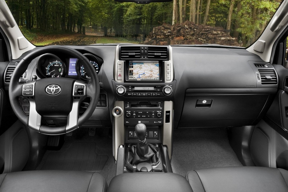 Салон Land Cruiser Prado