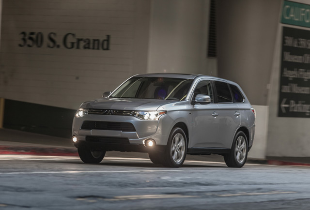 Внешний вид автомобиля Mitsubishi Outlander