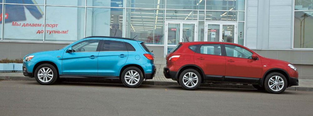 Автомобили Nissan Qashqai и Mitsubishi ASX