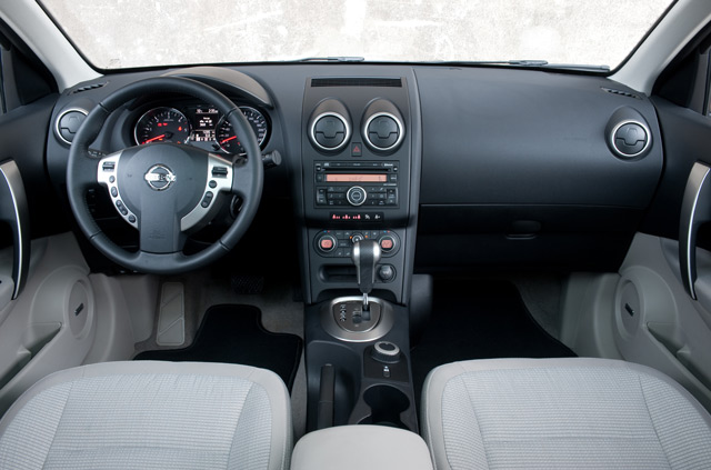 В салоне автомобиля Nissan Qashqai