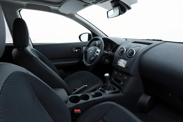 Салон автомобиля Nissan Qashqai В автомобиле Nissan Qashqai комфортнее всего будет детям
