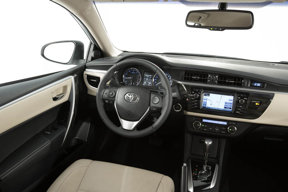 В салоне автомобиля Toyota Corolla