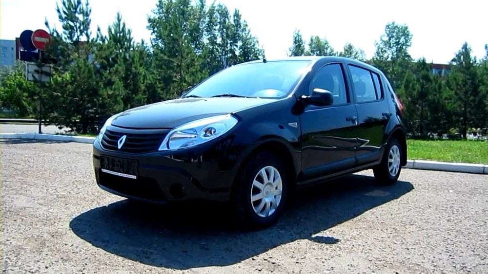 Renault Sandero в черном цвете Renault Sandero