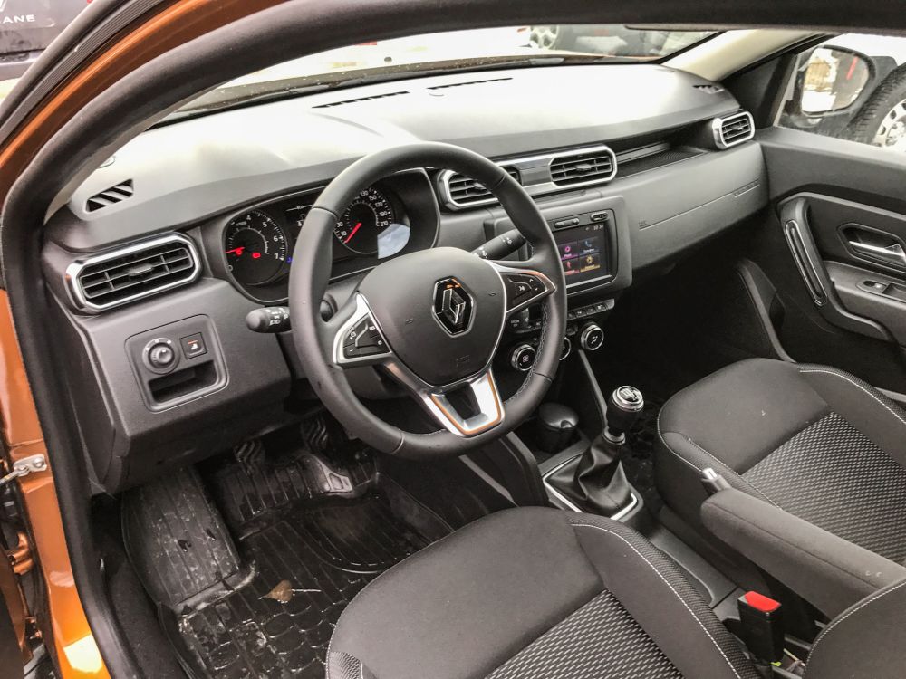Салон автомобиля Renault Duster Салон Renault Duster