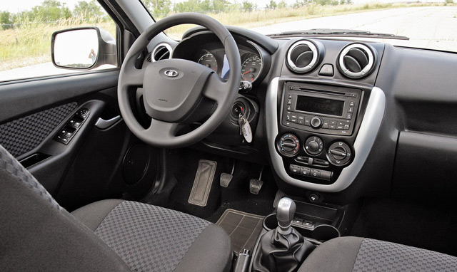 В салоне автомобиля LADA Granta