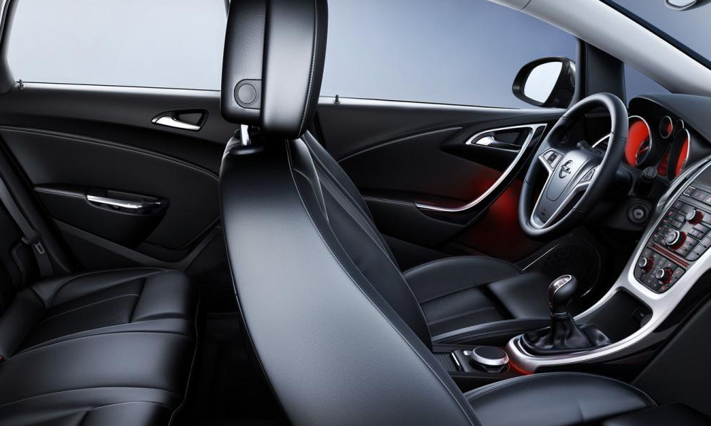 Салон хэтчбека Opel Astra
