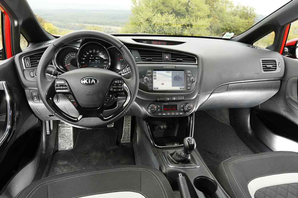 Салон Kia Ceed Салон Kia Ceed