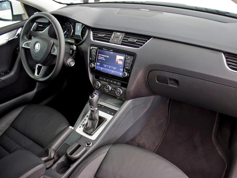 Салон машины Skoda Octavia
