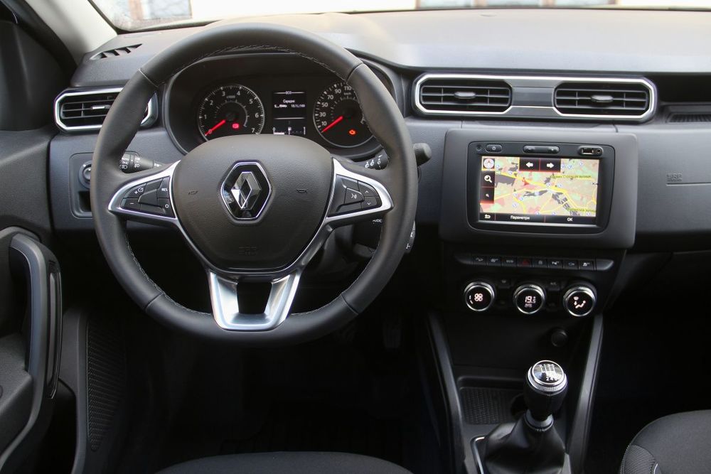Салон Renault Duster