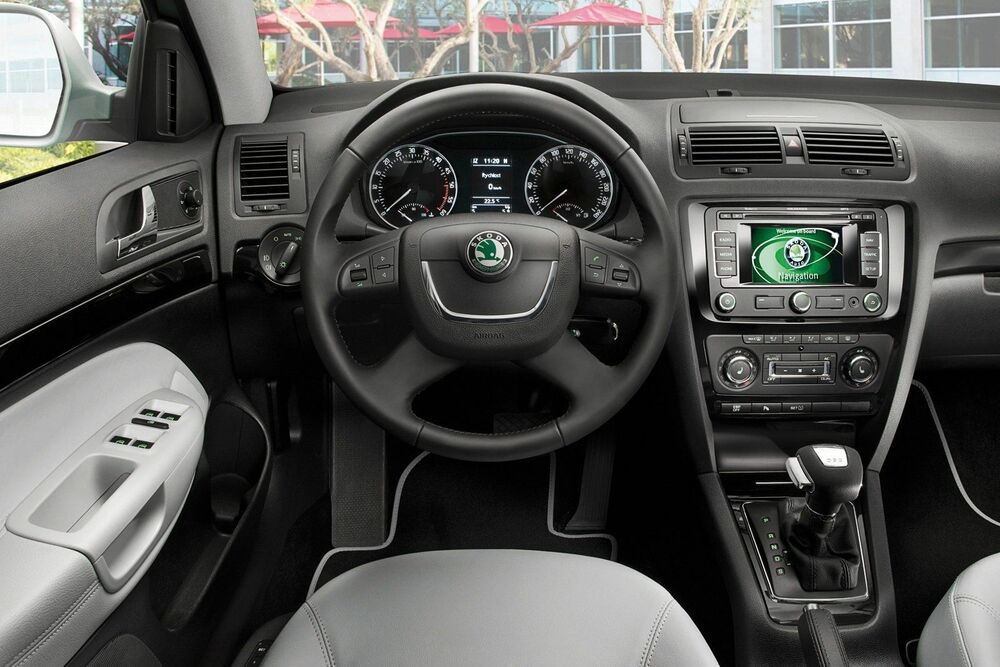 Салон Skoda Octavia
