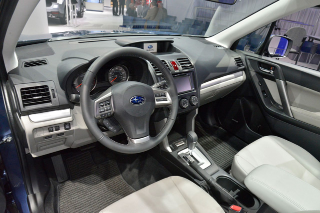 Салон автомобиля Subaru Forester