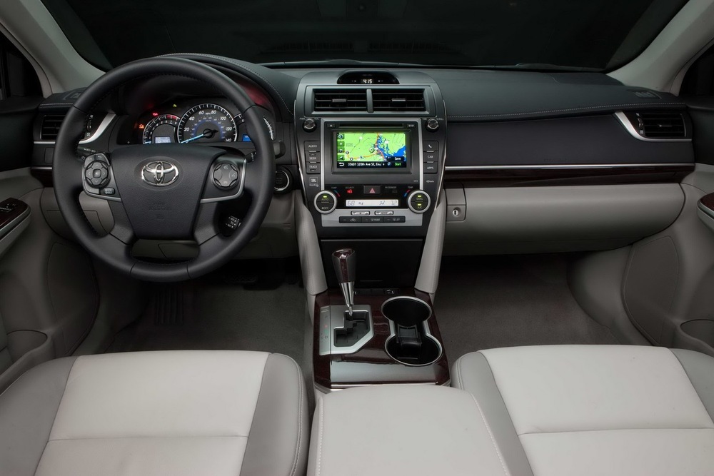 Салон Toyota Camry