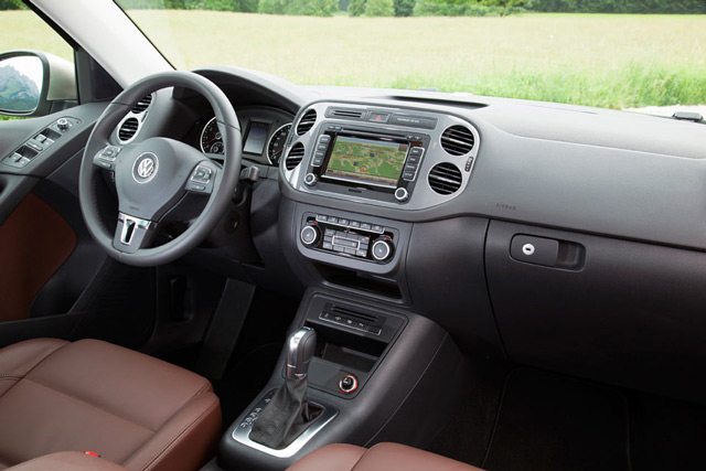 В салоне автомобиля Volkswagen Tiguan