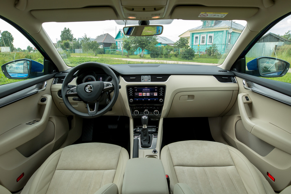 Салон Skoda Octavia Skoda Octavia салон светлый