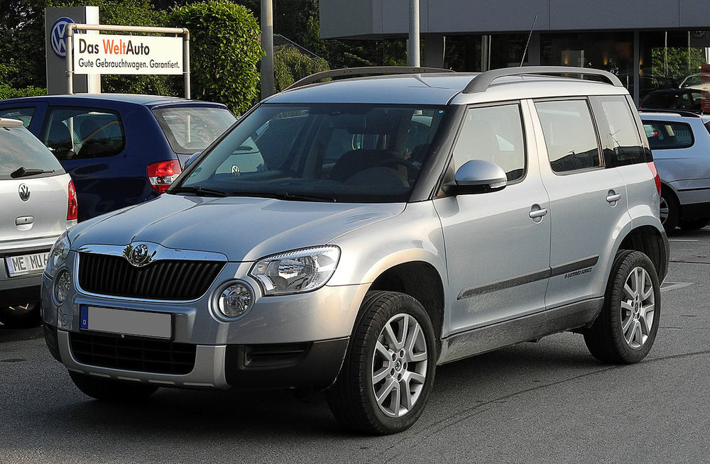 Серая Skoda Yeti Skoda Yeti