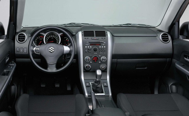 Салон автомобиля Suzuki Grand Vitara