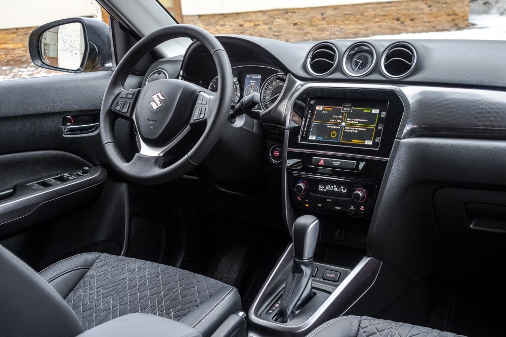 Салон автомобиля Suzuki Grand Vitara Салон Suzuki Grand Vitara